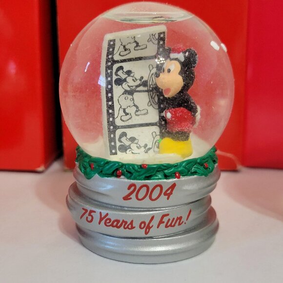 Vintage Christmas Miniature Disney Mickey Mouse Snow Globes Made for JC Penney - Picture 4 of 13